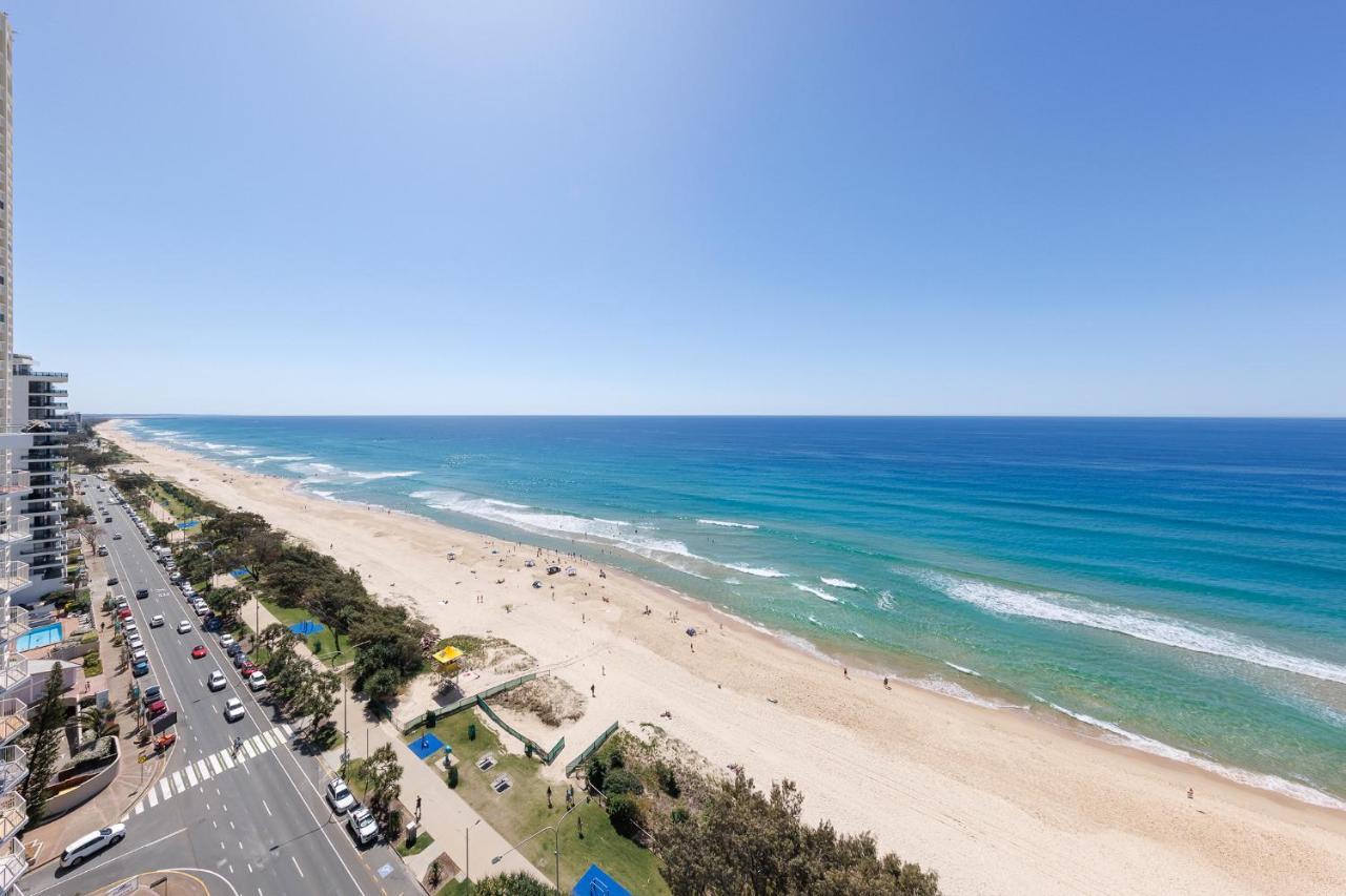 Meriton Suites Surfers Paradise Χρυσή Ακτή Εξωτερικό φωτογραφία The beach at the resort