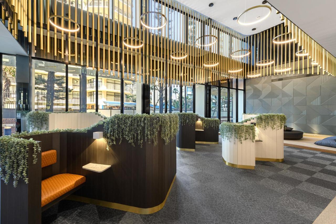 Meriton Suites Surfers Paradise Χρυσή Ακτή Εξωτερικό φωτογραφία The reception area of the hotel