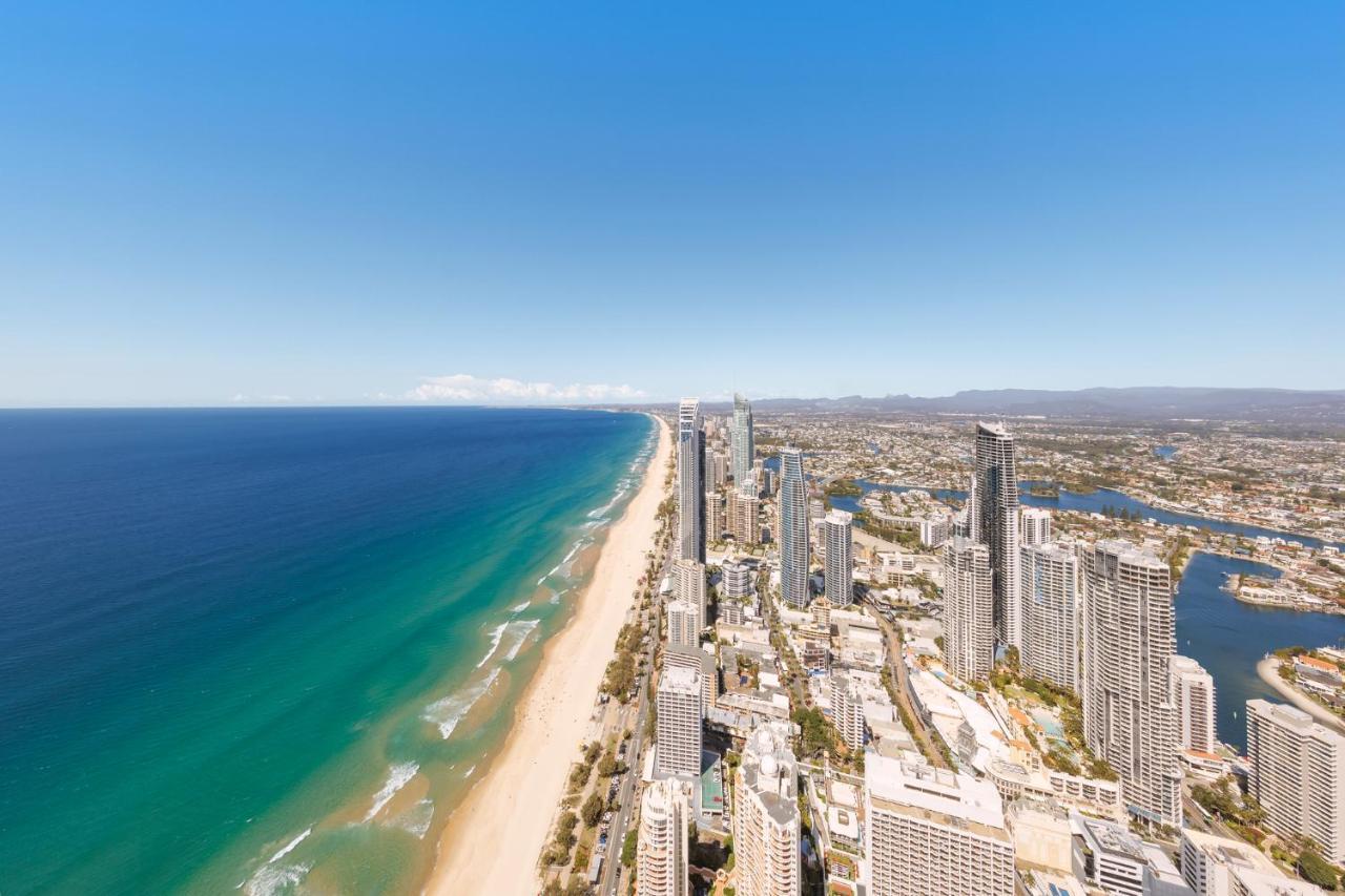 Meriton Suites Surfers Paradise Χρυσή Ακτή Εξωτερικό φωτογραφία The Gold Coast skyline